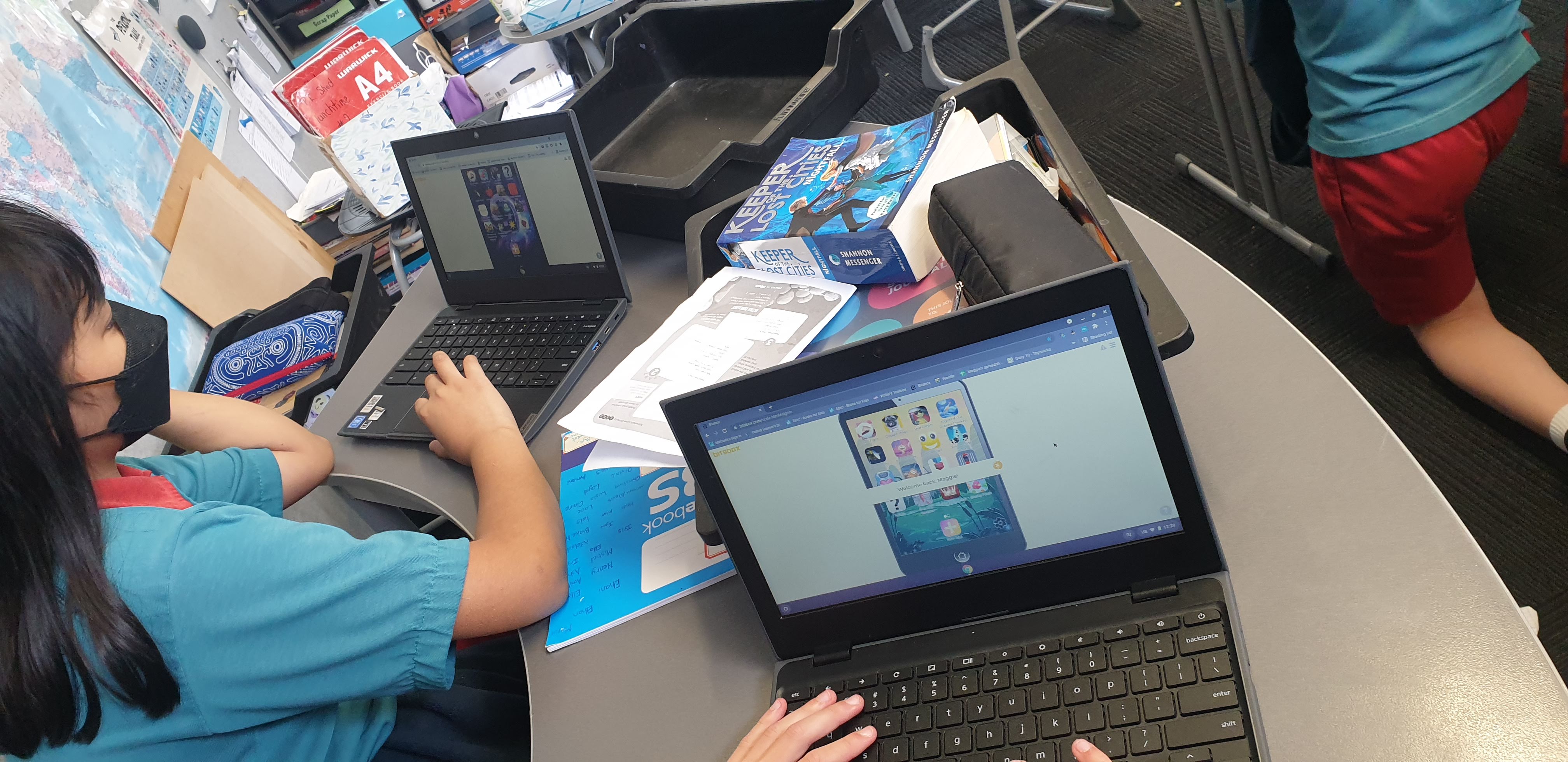 Kids coding in the classroom